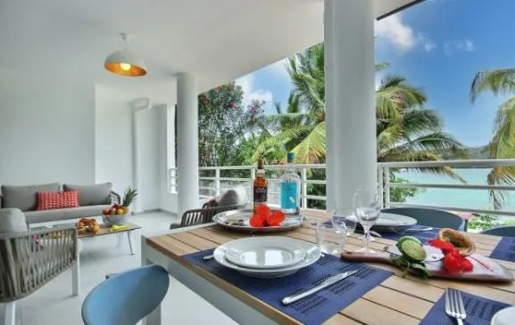 Villa Lili, location front de mer, 3 chambres, accès plage à pied