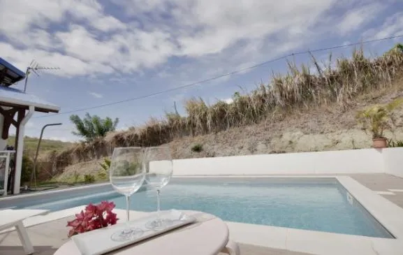 Villa 3 chambres piscine chauffée & sécurisée, accès PMR
