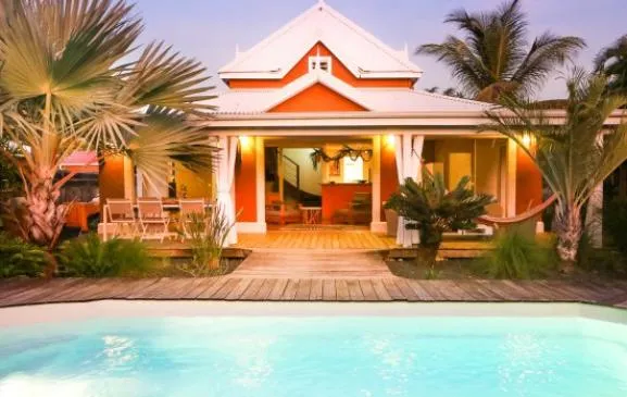 ☀ Villa Tiki Reva, jardin tropical et piscine privés, proche plages de sable blanc de Saint François