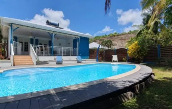 Villa paradis bleu avec piscine au diamant