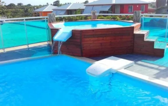 Superbe complexe de 4 villas avec piscine et SPA a St francois