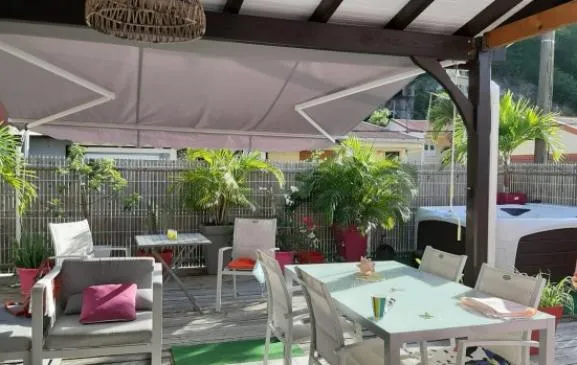 Maison récente (2018) pour 4 personnes avec son jaccuzi privé sur sa terrasse