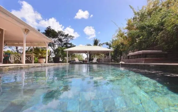 Villa 5CH, plage à pied, piscine de 12m, sud Martinique
