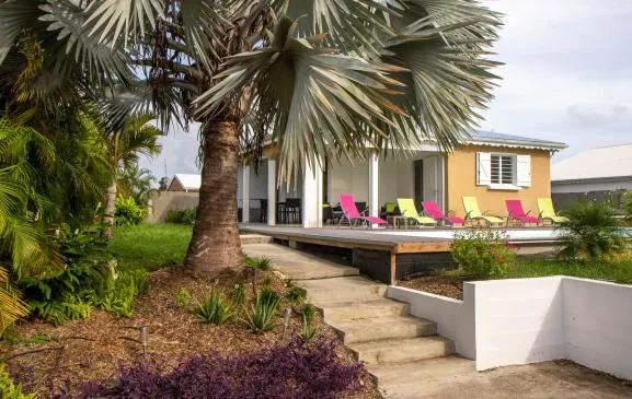 ☀ Villa Trézel super équipée, avec grande piscine privée, proche des plages et du centre de St-François