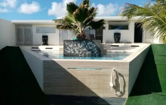 T2 avec piscine face à l'océan 