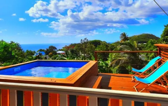 Bungalow indépendant vue mer et piscine privative à Deshaies