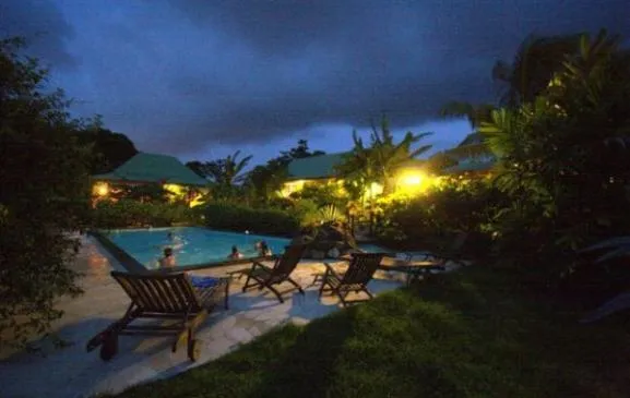 Villa BAGATELLE 900 m de la mer avec piscine et SPA