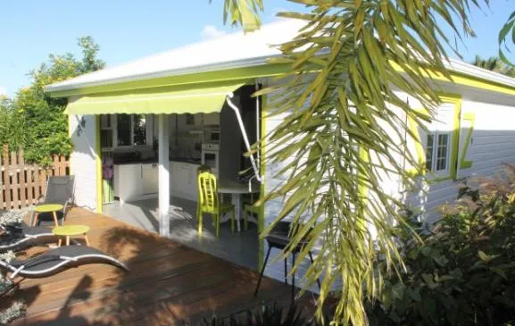 Joli bungalow tout équipé 2 chambres accès piscine clim,wifi.