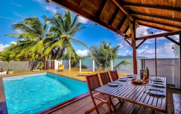 Villa front de mer, 4 CH, piscine, superbe vue mer, accueil chaleureux