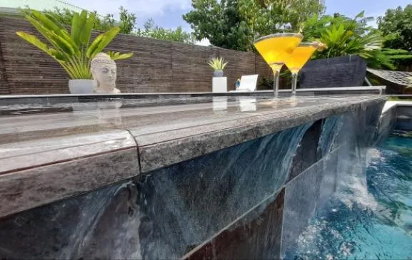 En Mai fais ce qu'il te plait ! Villa, piscine privée à la BO !