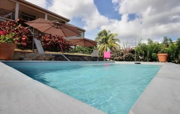 Villa Cécia  avec piscine, vue mer à 300m de la plage