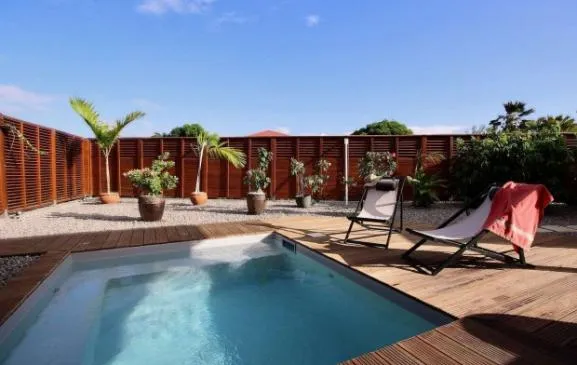 Villa 3 CH, moderne, piscine, accès plage à pied sud Martinique