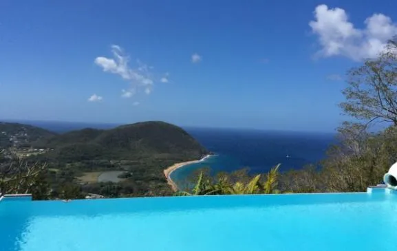 Villa, vue sur la mer et la montagne sans vis à vis