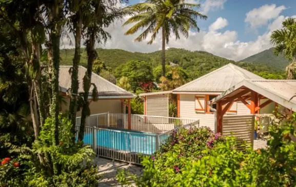 Villa Hibiscus 3 chambres piscine, proche plage Caraïbes