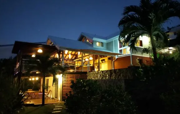 Villa Zandoli avec vue mer, piscine et jacuzzi-PROMO -10% de juin à septembre 