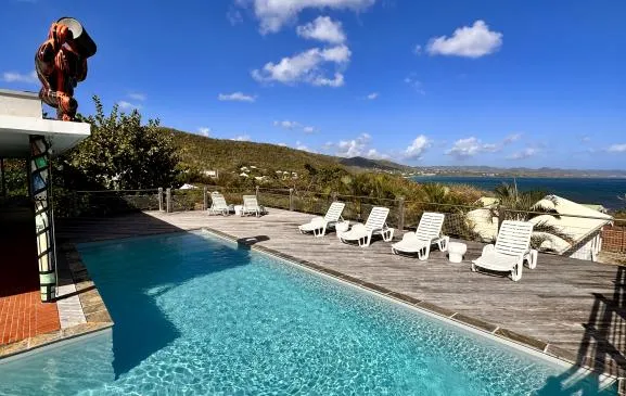 villa HERON de standing bord de mer & piscine au Diamant