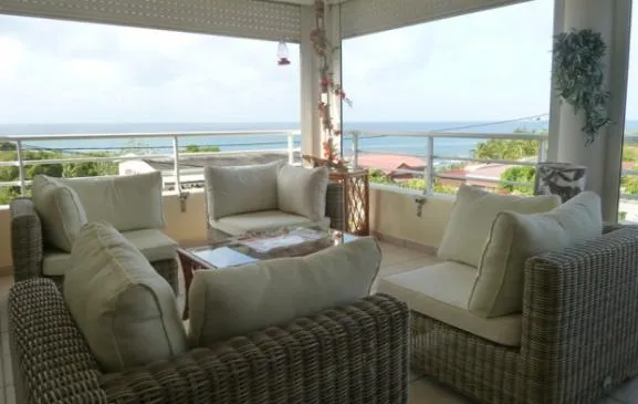 Appartement Le Lagons avec vue exceptionnelle et dominante sur la mer des caraïbes