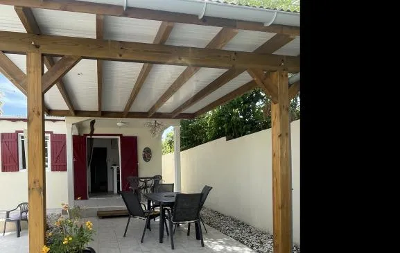Bungalow chez Nine avec piscine 