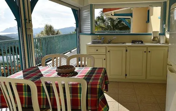Appartement Corossol  avec piscine dans résidence vue mer et terrasse