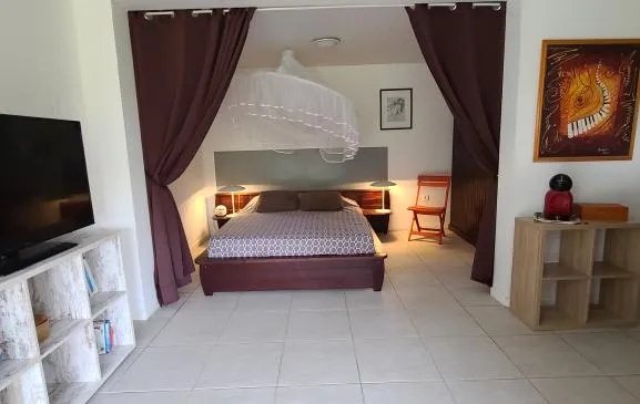 Charmant Bungalow au calme avec piscine