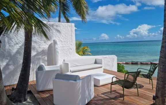 Villa luxe bord lagon adossée au golf de St François Guadeloupe 12 pers, classée 5 étoiles *****