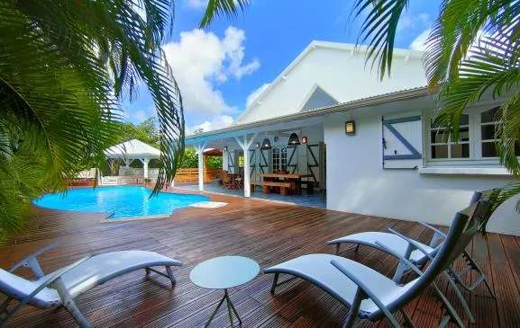 Villa Cazabelle avec piscine et jardin à 2 pas de la plage