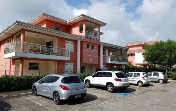 Beau T3 Anse à l'âne avec piscine