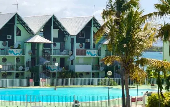 Studio tout confort, piscine, avec accès direct plage