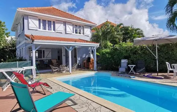 Villa 4 chambres, piscine avec deck 40 m2 et plage à pied