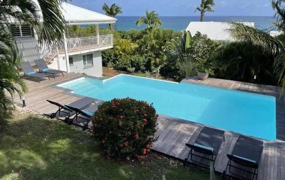 Villa bleu indigo  vue mer accès plage