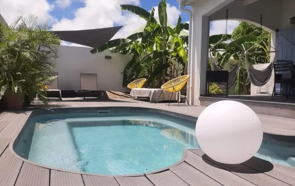 Villa avec piscine 10 minutes à pied de la plage