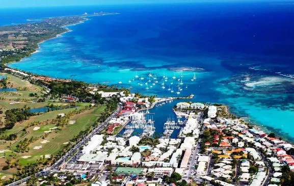 Appartement vue sur le Golf Marina