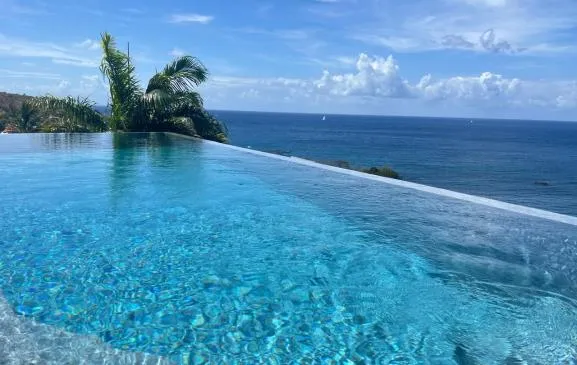 Location villa piscine PMR Martinique