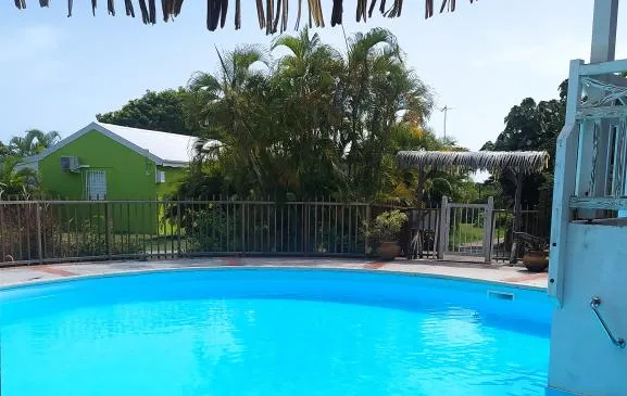 Gîte La Papaye Bleue Piscine et Plage à pieds 