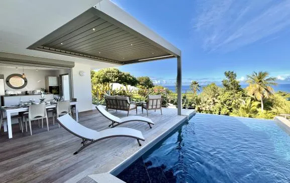 Villa Vanille****, vue mer et îlets Pigeon avec piscine 