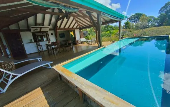 Villa indépendante atypique, superbe vue, piscine