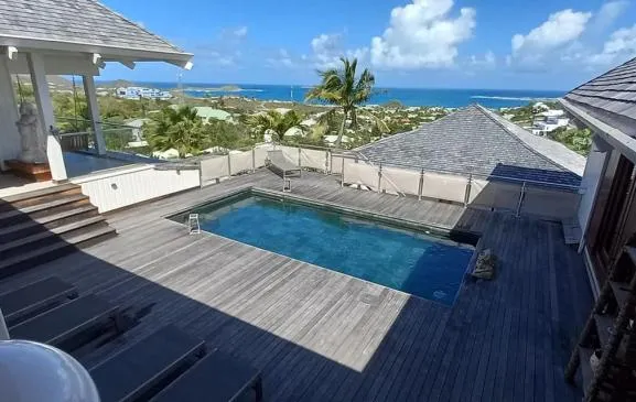 Studios douillets vue imprenable sur l'océan