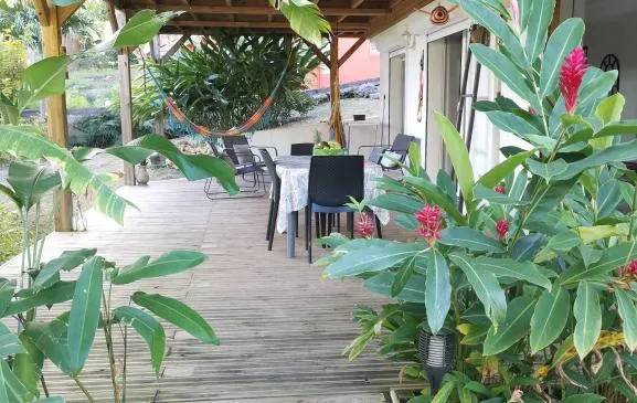 Bas de villa Chez Nonna, vue mer et piscine