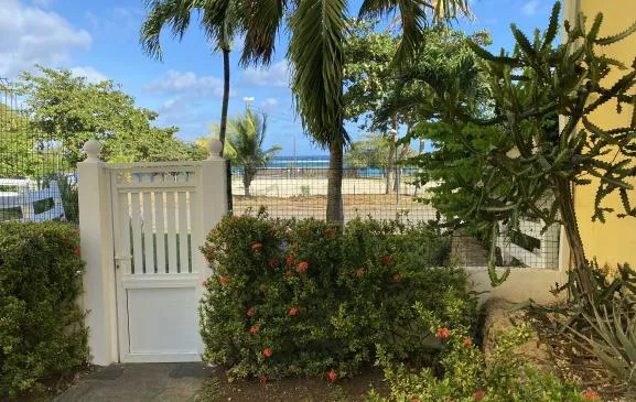 Appartement en rez de jardin - 2 pièces 3* -Vue mer- Plage à 150 m 