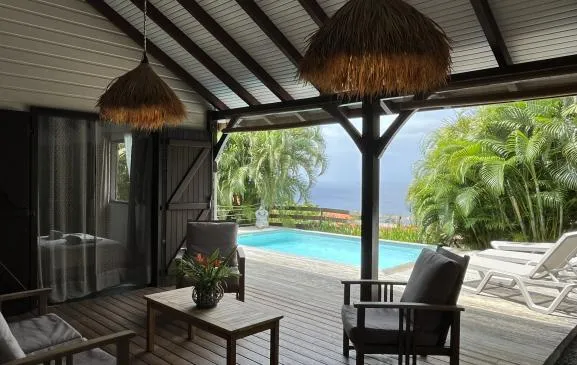 Villa Angha, vue mer, située à 5 minutes de la plage, au calme.