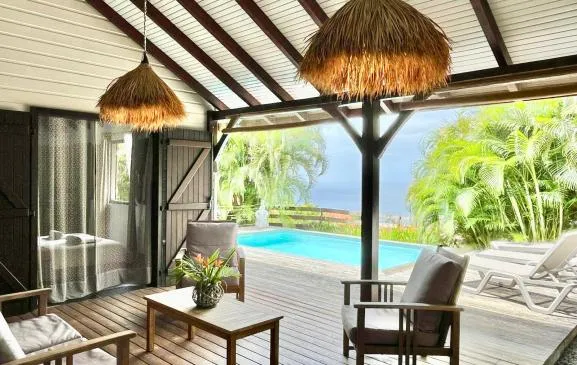 Villa Angha, vue mer, située à 5 minutes de la plage, au calme.