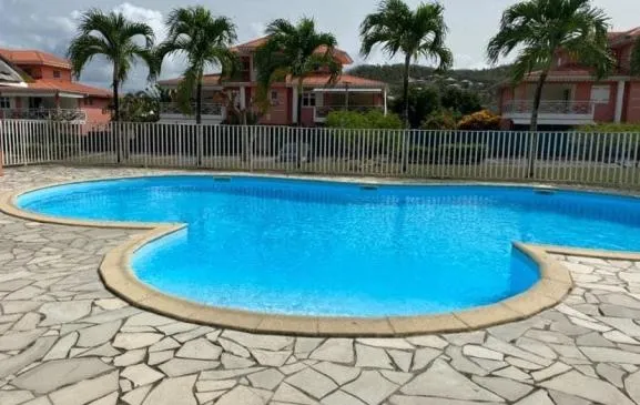 Beau T3 Anse à l'âne avec piscine