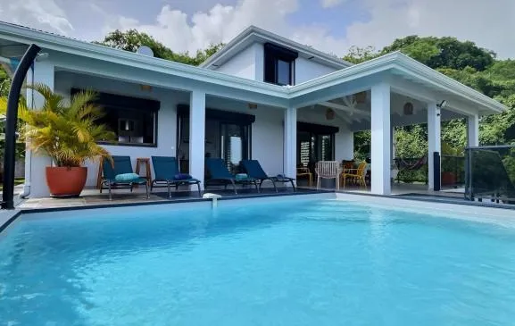 Villa 3 chambres, piscine privée et vue mer au Diamant
