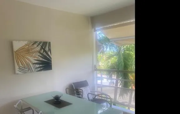 Studio de 40 m2 dans résidence sécurisée avec terrasse à proximité mer et golf