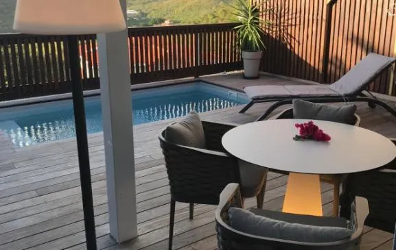 Joli Bungalow avec piscine privée