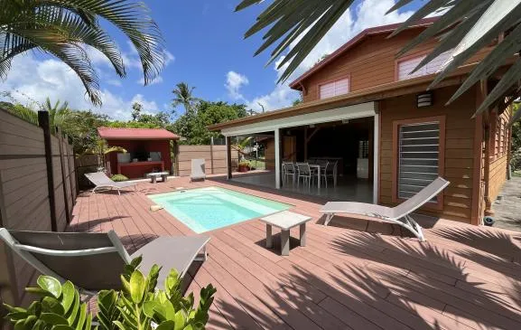 Villa 3* neuve en bois avec piscine