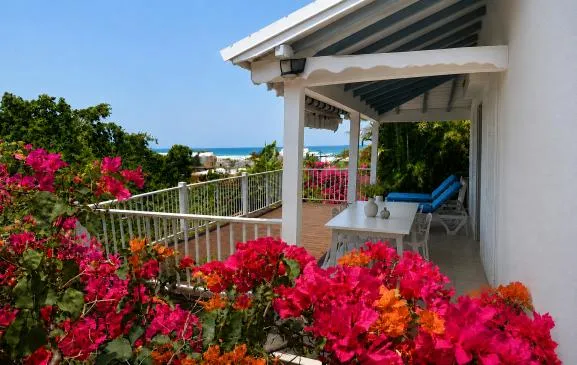 Bungalow, F2 option voture, vue exceptionnelle sur mer, superbe plage à 300 mètres