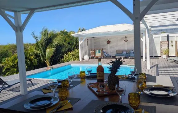 Villa Fleur de Goyave, bien ventilée & vue dégagée, piscine privée